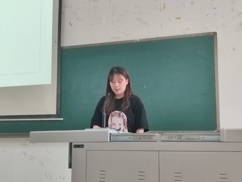5.易子琳同学发言(3)_副本.jpg