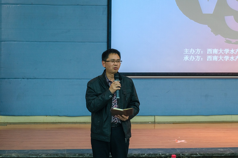 穆奎老师讲话_副本.jpg