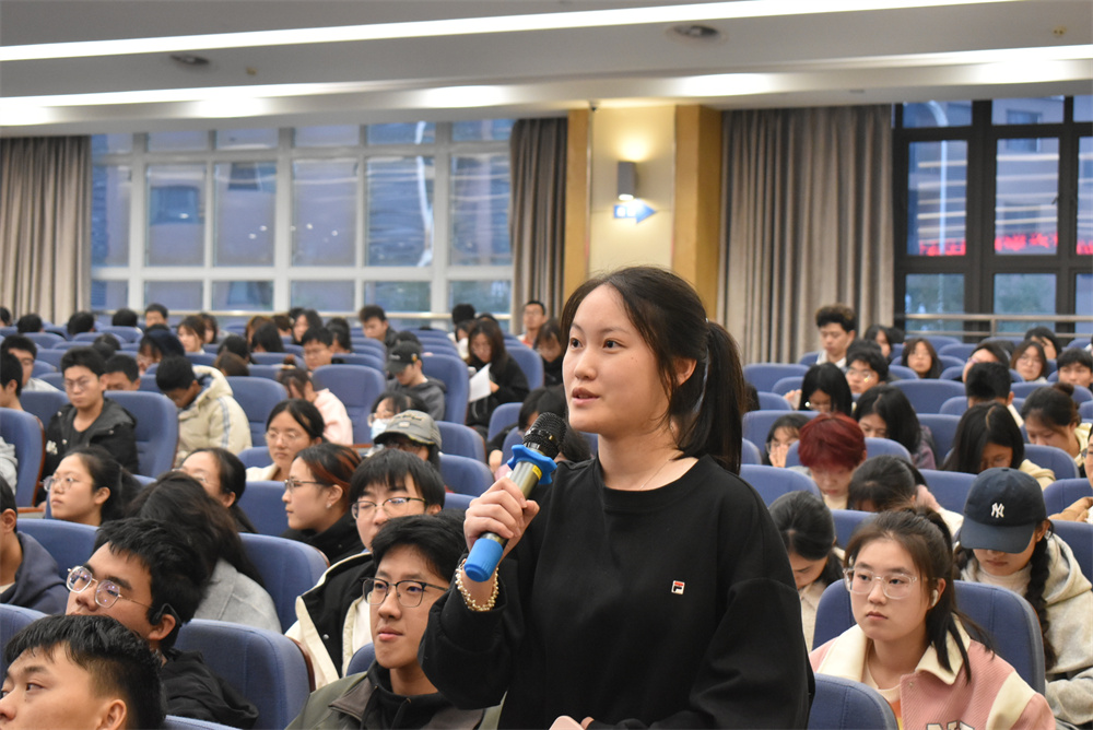 5.同学提问3.jpg