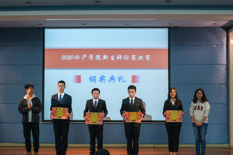 获胜队伍近照_副本.jpg